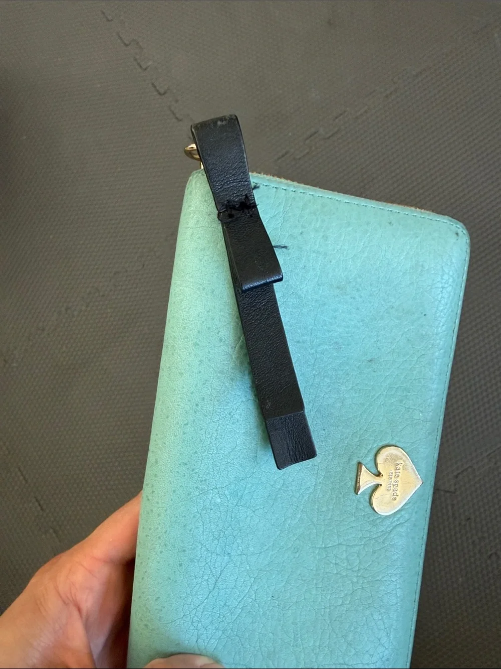 kate spade Zip Around Pebbled Wallet in Mint